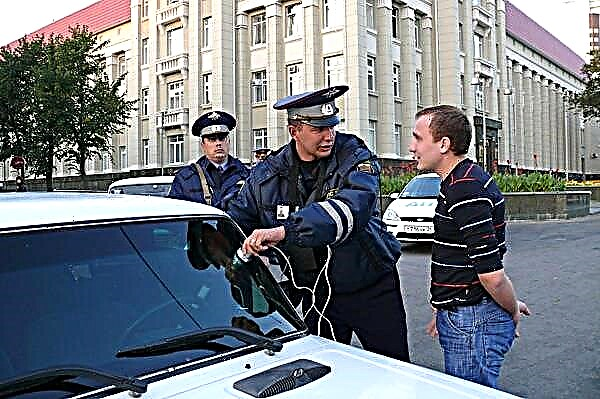 En Russie, vous pouvez obtenir une arrestation pour verre teinté