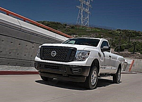 2017 Nissan Titan and Titan XD pickup - power and beauty in one