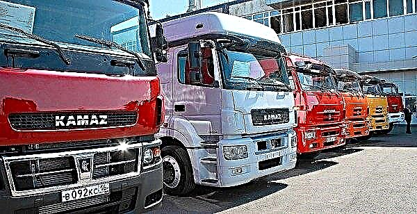Why is the demand for trucks growing in Russia