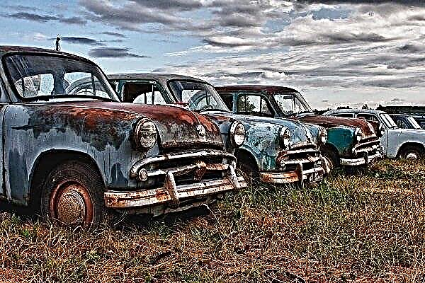 सबसे पुरानी कारों के साथ रूसी संघ के क्षेत्र