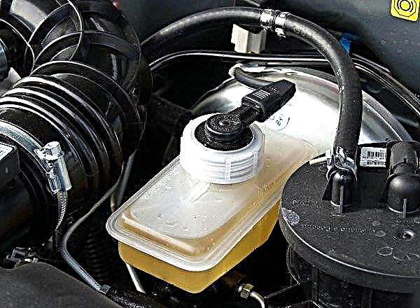 Vérification du liquide de frein dans la Volkswagen Passat