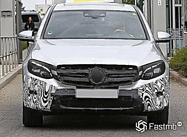 New photos of Mercedes-Benz GLC Coupe