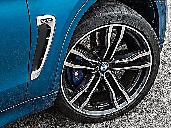 BMW X6 M 2016 - power, style and grace