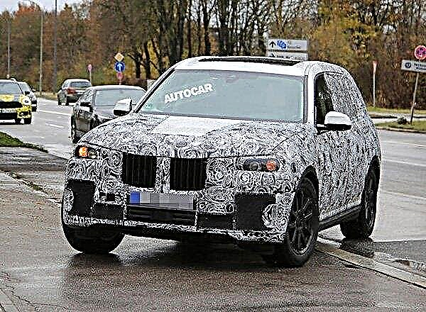The first photos of the real BMW X7