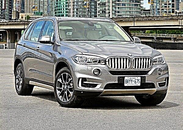 Review of the legendary BMW X5 SUV