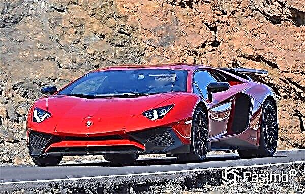 Novi Lamborghini Aventador SV je postal pokal spretnih lovcev na fotografije