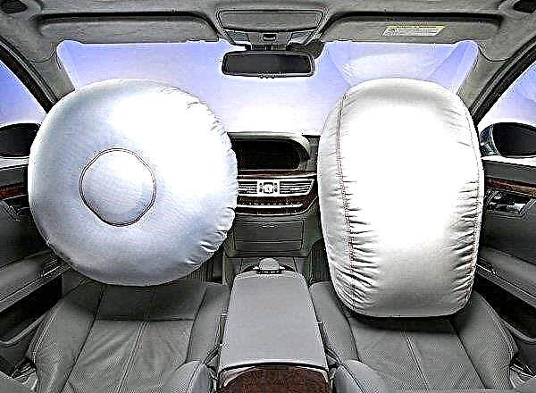 Automobilio oro pagalvės